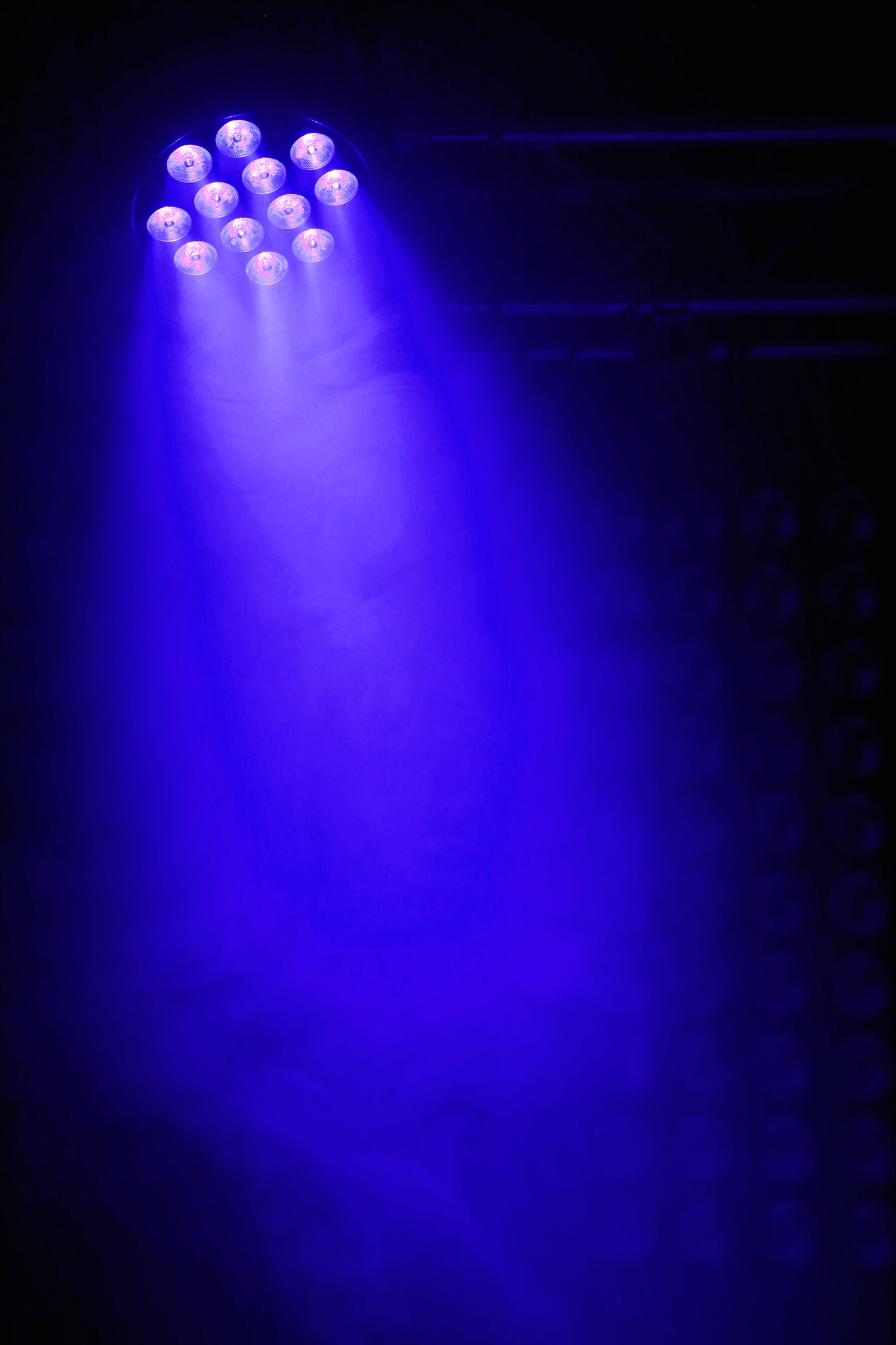 BEAMZ BT310 - FOCO PAR LED PLANO 12 X 6W 4-EN-1 RGBA - Imagen 5