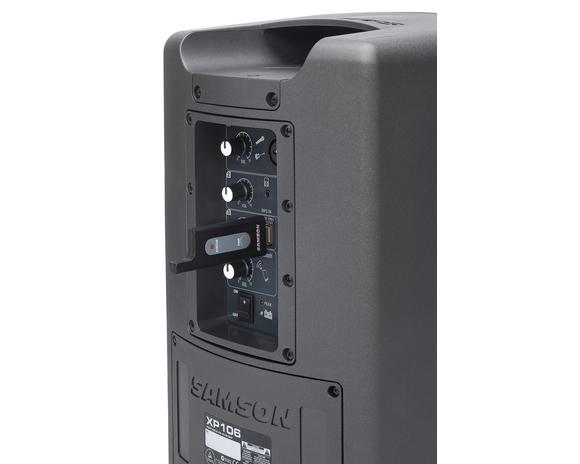 SAMSON EXPEDITION XP106W - Caja activa portátil con batería de PA , Sistema compacto, de 2 vías de 100W. 1 x 6"" y 1 x 1", 1 canal Bluetooth, 1 canal USB inalámbrico. Incluye micro de mano inalámbrico y receptor USB. Batería recargable (20h autonomía uso contínuo). - Imagen 3