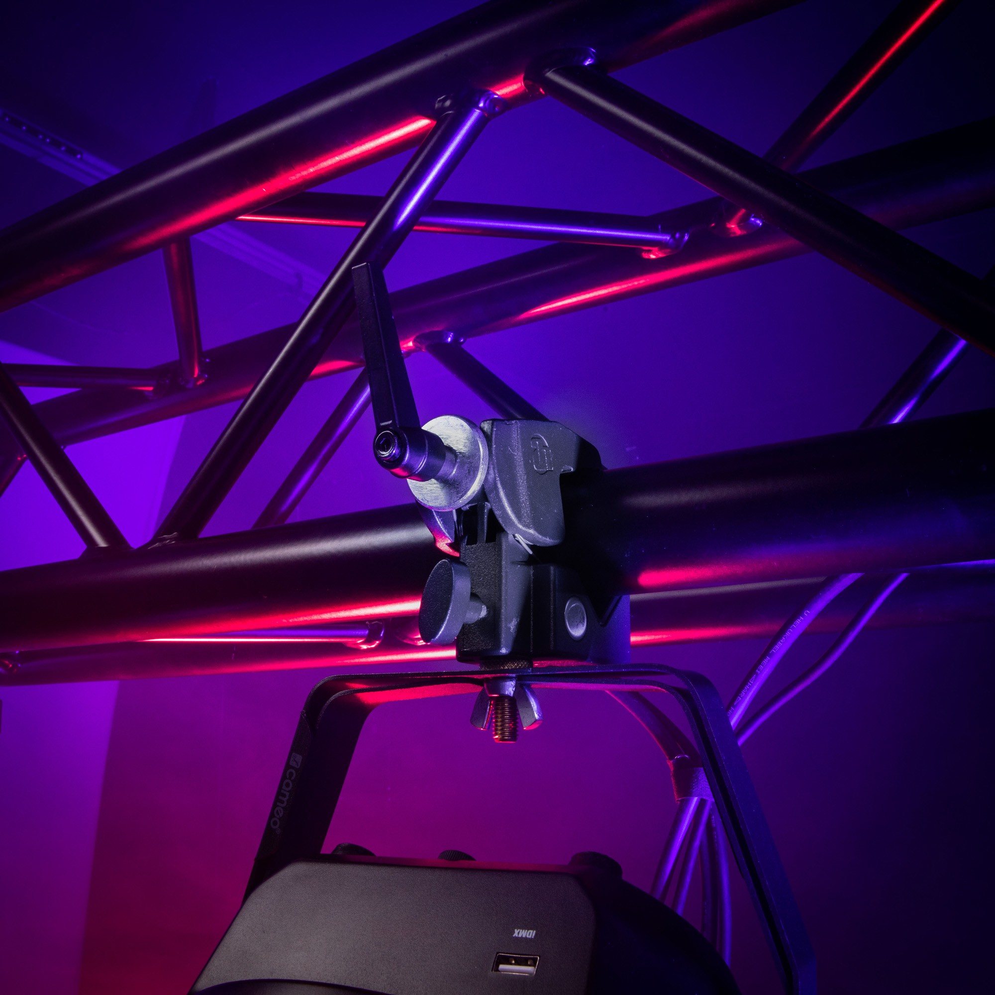 Adam Hall Accessories SUPER CLAMP MK2 Gancho universal con abrazadera negra - VERSION 2 - Imagen 14