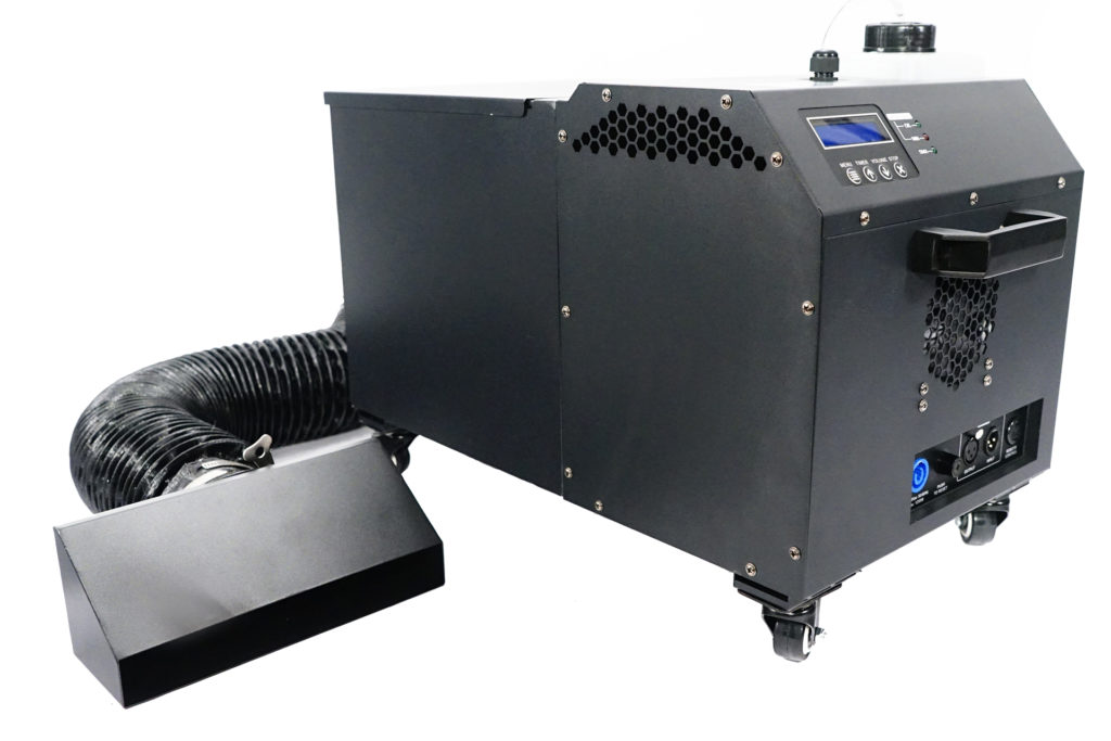 FOS WATER LOW FOG 2000 - Increíble máquina de humo bajo de 1200 vatios que solo necesita suministro de agua para un escenario de 100 metros cuadrados, sin necesidad de Co2 o hielo seco. DMX 512, pantalla LCD de control remoto, 2 canales dmx, tiempo de calentamiento 3,05 min, consumo de fluido 1-40ml / min, protección sin fluidos, función de autolimpieza.