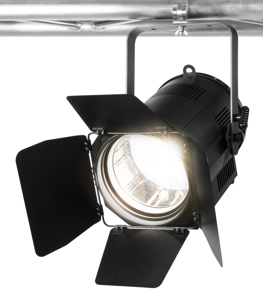 BeamZ Pro - BTF300Z FOCO FRESNEL ZOOM 300W LED BLANCO 3200K - LED 300W Blanco cálido COB Temperatra de color: 3200K Vida del LED: 50.000 horas Zoom motorizado de 8° a 60°