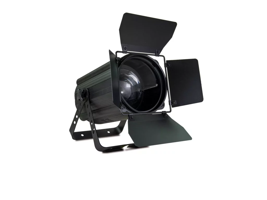 Mark - THEATRE ZOOM RGBW - Foco de teatro. LED RGBW COB 200W. 11 canales DMX. PC.
